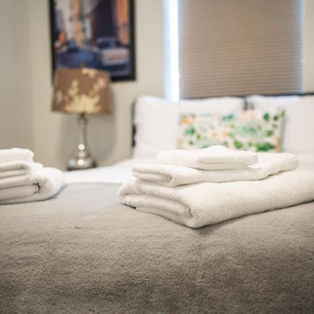 Spacious 3 Bedroom Apartment In Heart Of Niagara Thorold Luaran gambar