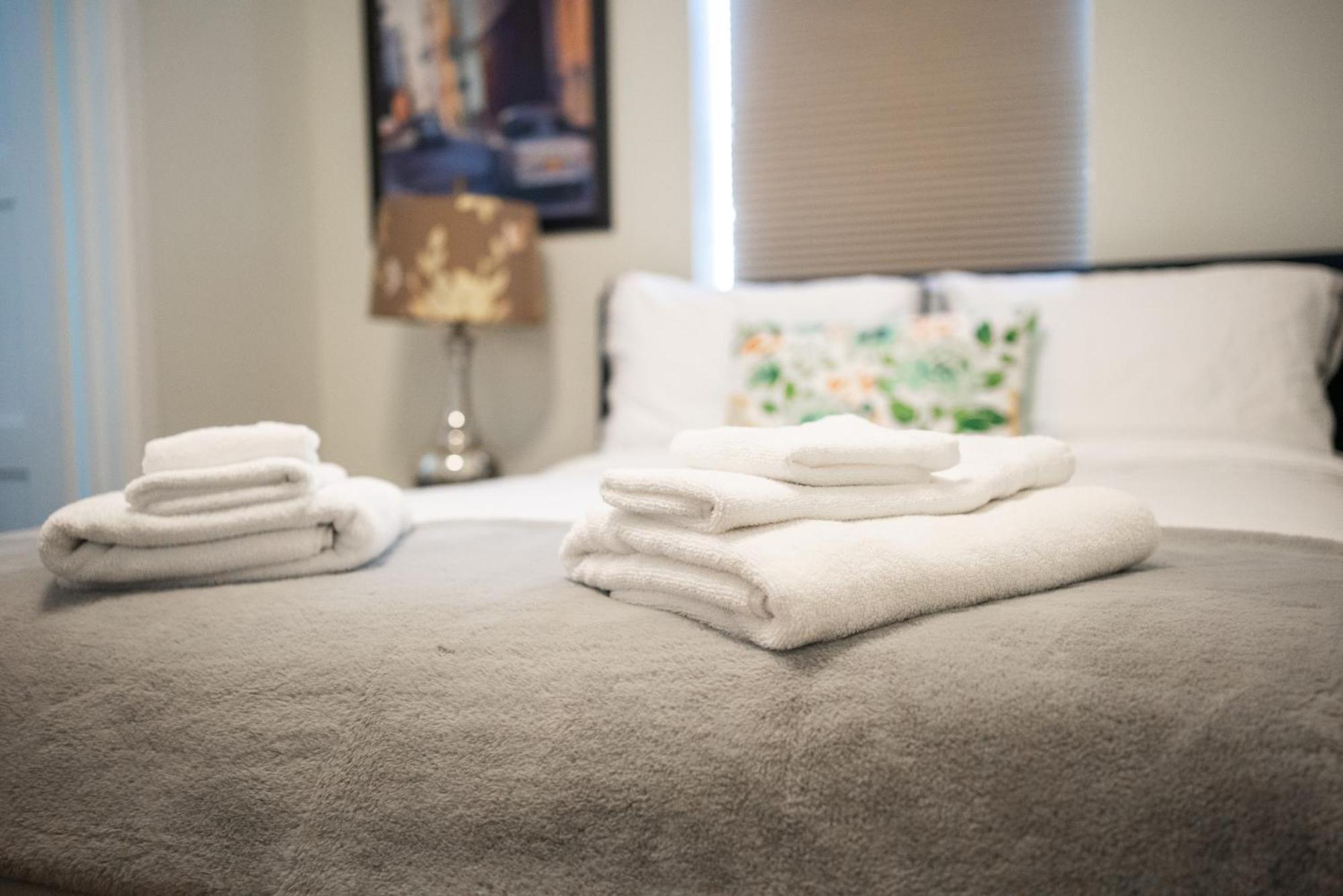 Spacious 3 Bedroom Apartment In Heart Of Niagara Thorold Luaran gambar
