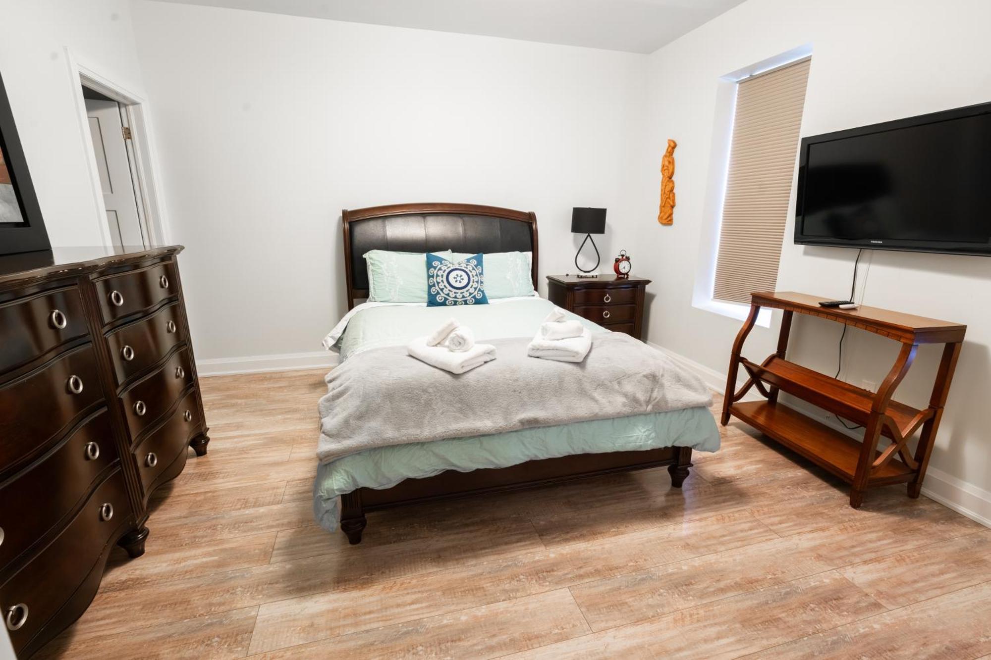 Spacious 3 Bedroom Apartment In Heart Of Niagara Thorold Luaran gambar