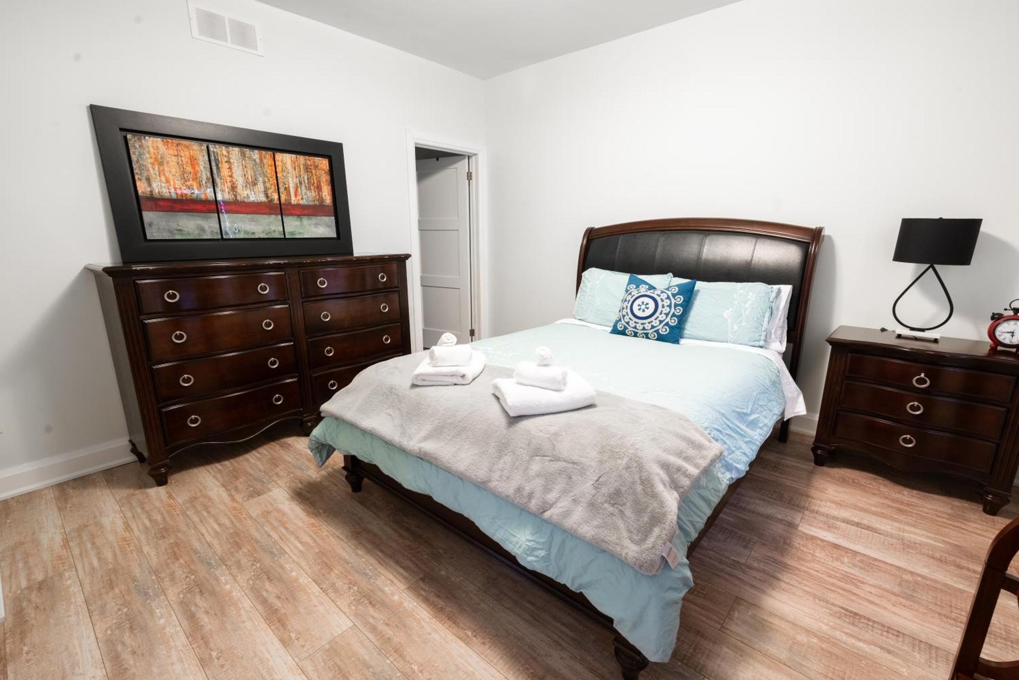 Spacious 3 Bedroom Apartment In Heart Of Niagara Thorold Luaran gambar