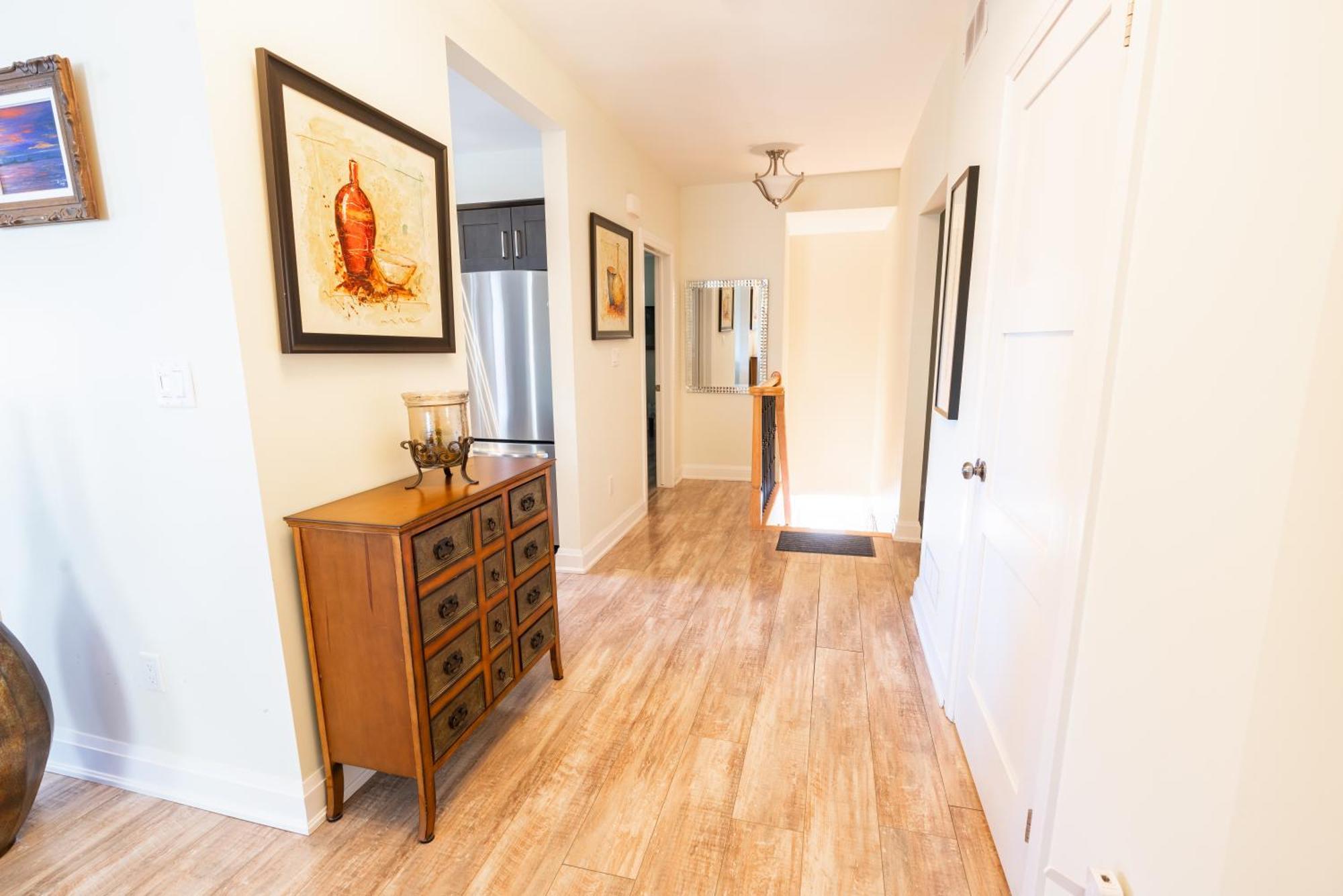Spacious 3 Bedroom Apartment In Heart Of Niagara Thorold Luaran gambar